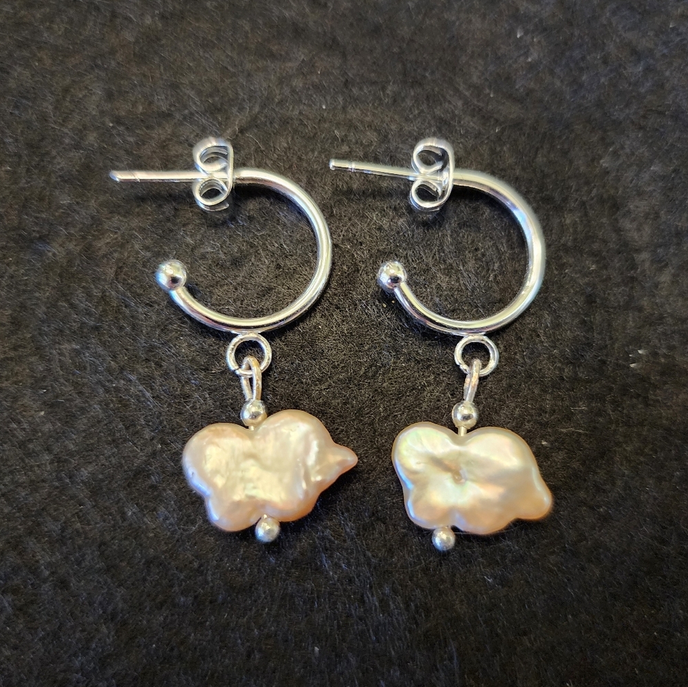 Steel & Platinum Plated Stud Hoops with Butterfly Shaped Pearls